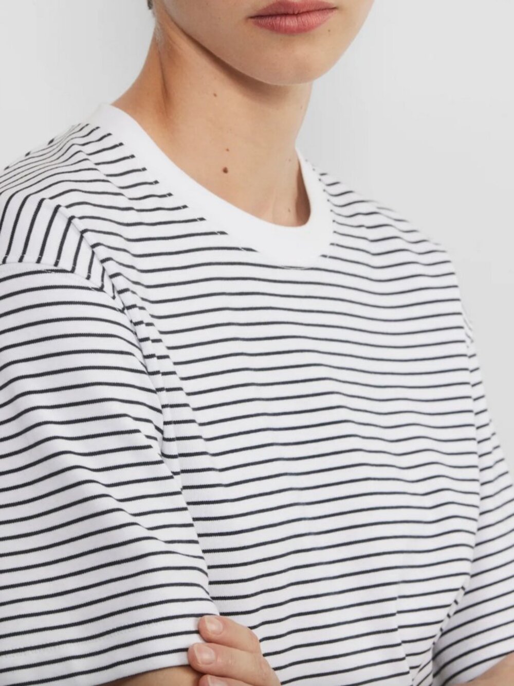 Aritzia • Babaton Pegasus Oversized Cotton Navy Blue White Striped T-Shirt • M - Picture 3 of 16